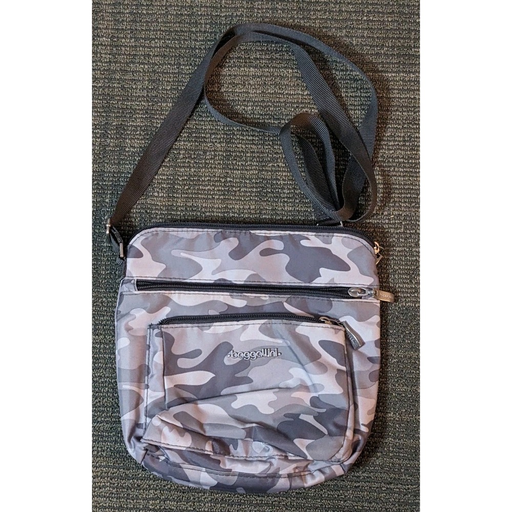 Baggallini Nylon Pocket Crossbody Purse Gray Camouflage Camo Bag Casual READ